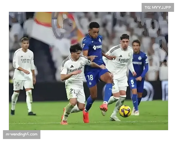 马赛进攻宽度利用评估:边锋拉开空间与中场插上时机的协调性 马赛进攻宽度利用评估:边锋拉开空间与中场插上时机的协调性